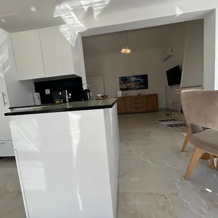 Apartment Swiss Qerret *