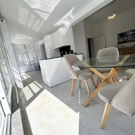 Apartment Swiss Qerret Golem (Tirana)