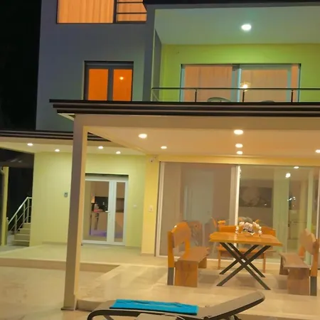 Apartamento Swiss Qerret Golem (Tirana)