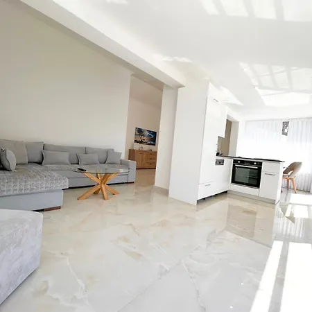 Swiss Qerret Apartment *