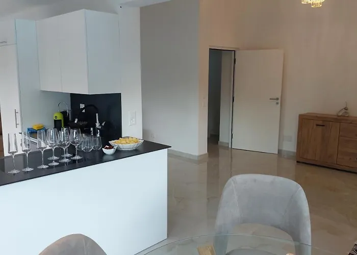 Swiss Qerret Appartement Golem (Tirana)