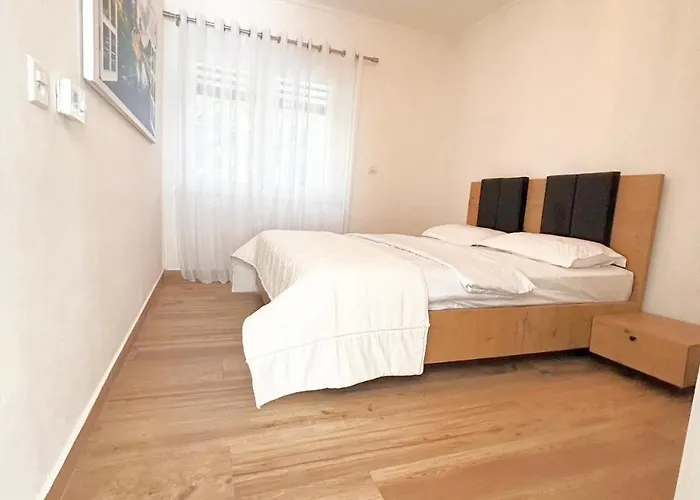 Swiss Qerret Appartement Golem (Tirana)