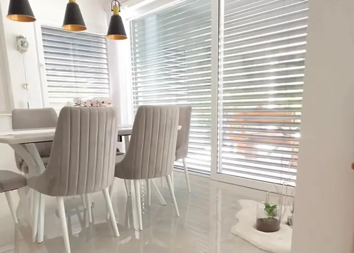 Swiss Qerret Appartement Golem (Tirana)